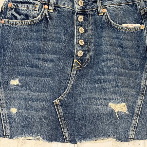 Free People Button Fly Distressed Denim Mini Skirt | Size 29  NWT - Picture 7 of 7